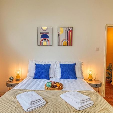 2 Bedroom Apartment In Bath City Centre With Garden & Free Parking Exteriör bild