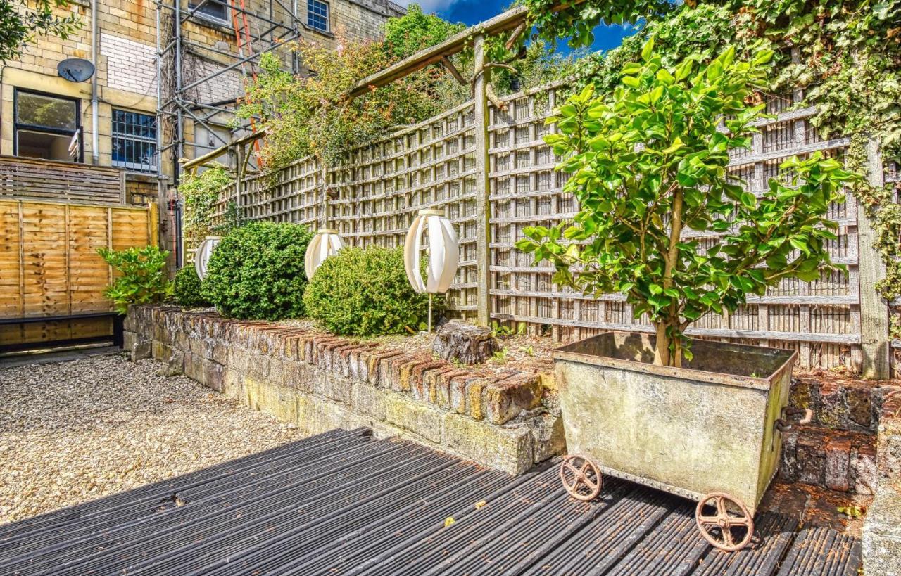 2 Bedroom Apartment In Bath City Centre With Garden & Free Parking Exteriör bild