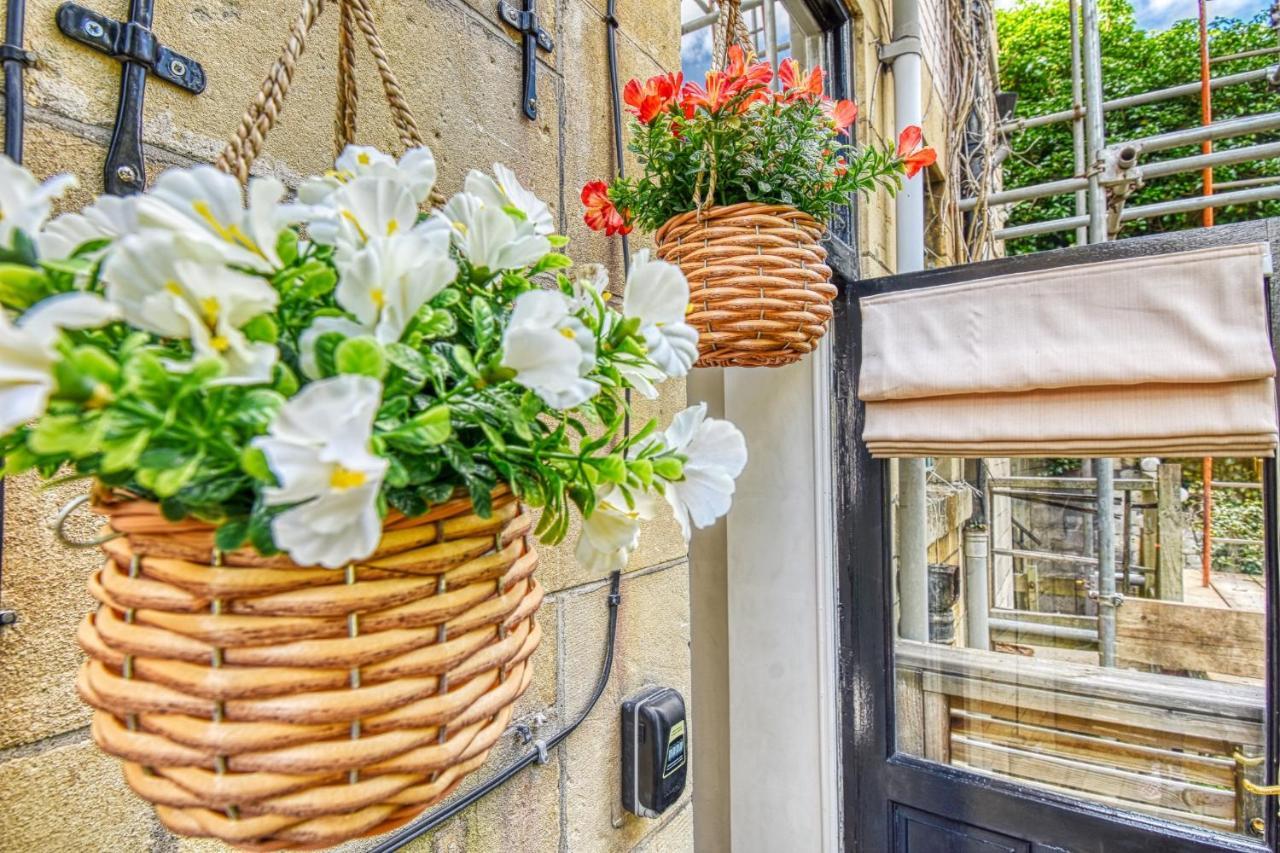 2 Bedroom Apartment In Bath City Centre With Garden & Free Parking Exteriör bild