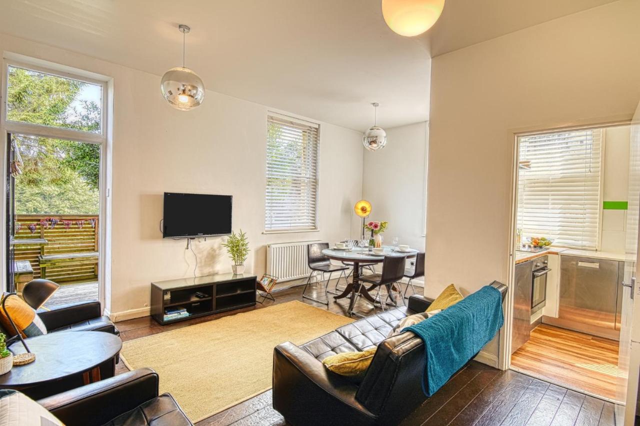 2 Bedroom Apartment In Bath City Centre With Garden & Free Parking Exteriör bild