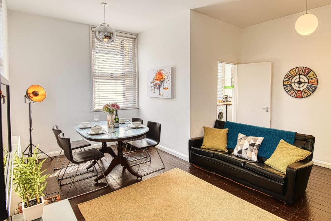 2 Bedroom Apartment In Bath City Centre With Garden & Free Parking Exteriör bild