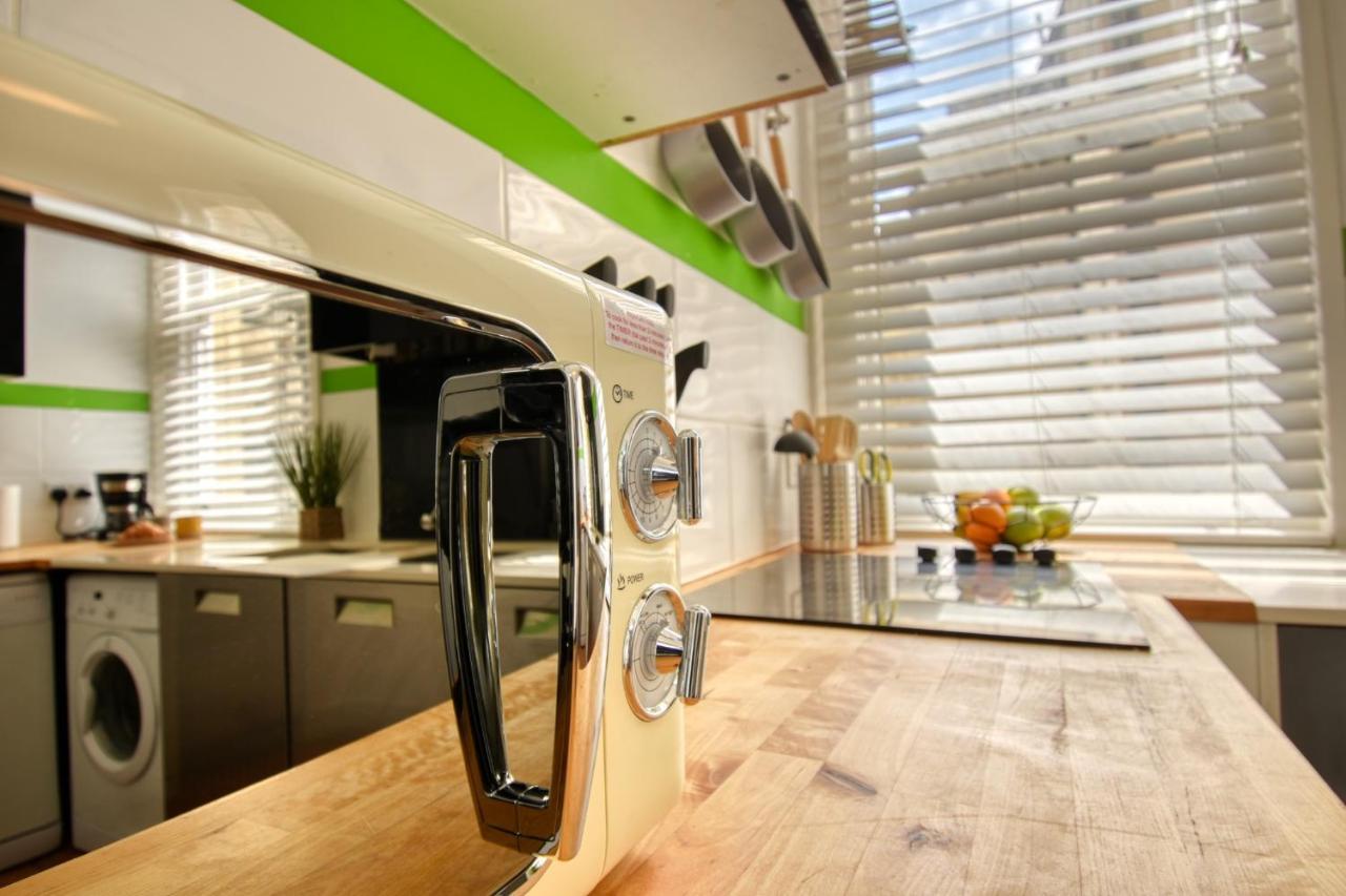 2 Bedroom Apartment In Bath City Centre With Garden & Free Parking Exteriör bild