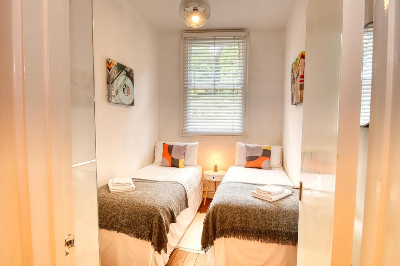 2 Bedroom Apartment In Bath City Centre With Garden & Free Parking Exteriör bild